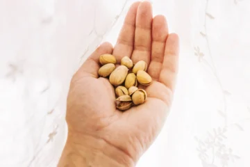 Pistachio untuk Rambut