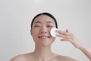 rutinitas pagi menggunakan toner