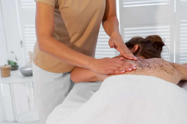 Body Scrub untuk Jerawat Punggung