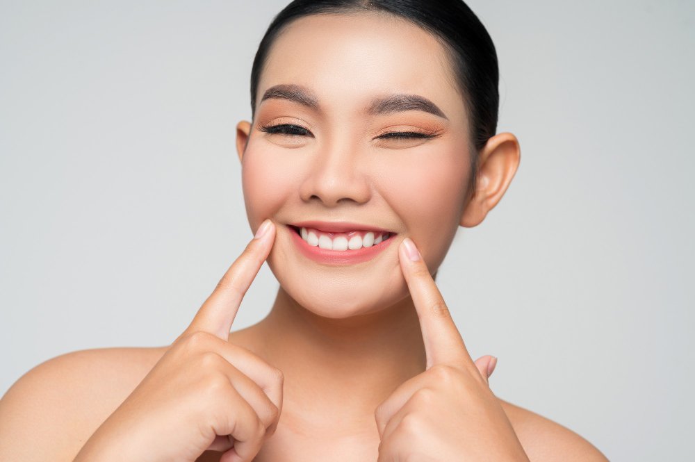 Cara Memutihkan Gigi