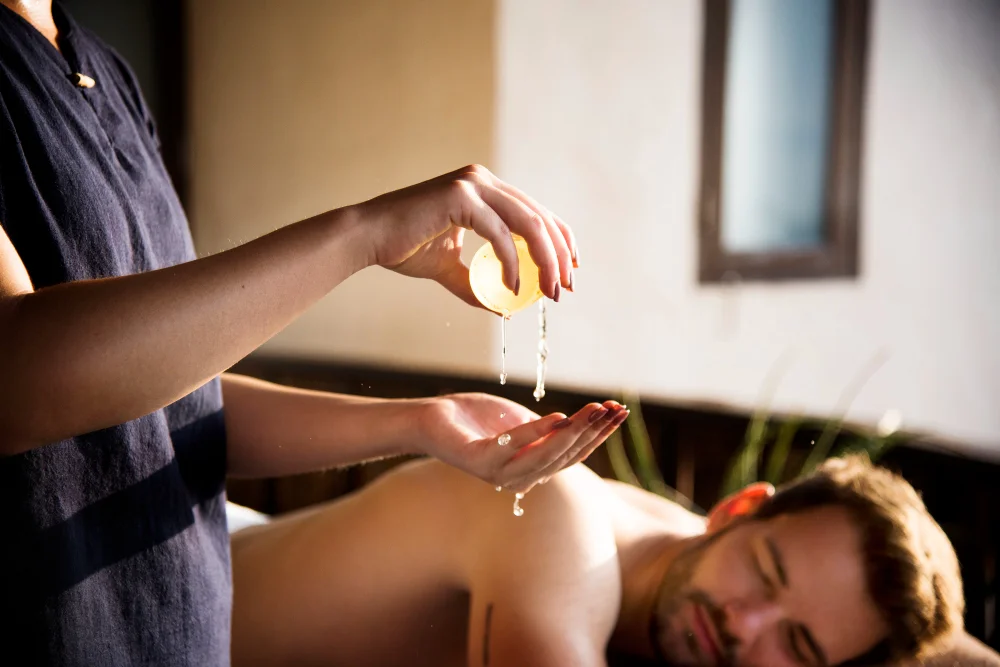 Manfaat Massage Oil dalam Perawatan Tubuh